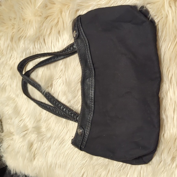 **free with any purchase* Thirty-one black base purse - Picture 1 of 4